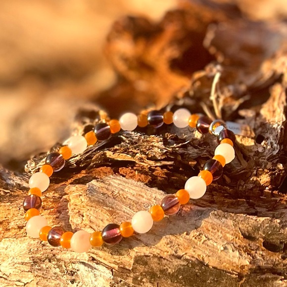Mixed seed beads/ gems 6mm-4mm - Picture 2 of 2